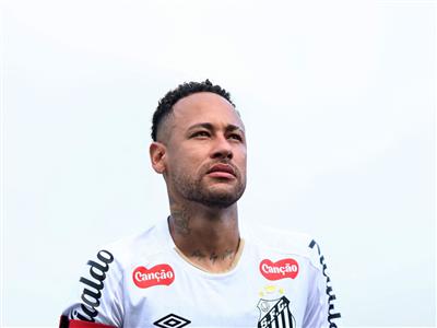 Neymar undergoes medical tests, misses Brazil's first FIFA World Cup training session