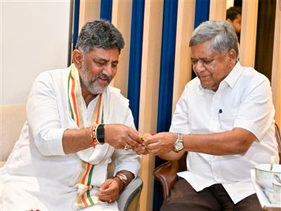 DK Shivakumar meets former CMs Jagadish Shettar, Sadananda Gowda in Bengaluru