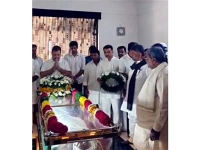 Rahul Gandhi pays tribute to Suraj Hegde at his residence in Bengaluru; DK Shivakumar, Siddaramaiah also present