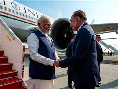Global applause as PM Modi scripts history, becoming India's longest continuously serving elected premier