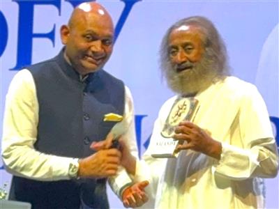 Gurudev Sri Sri Ravi Shankar visits Baku; Ambassador of India attends special event
