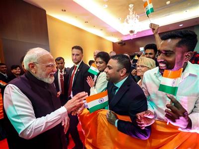 PM Modi welcomed in Slovakia with rendition of 'Vande Mataram'