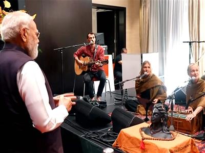 'Miracle of mantra': Slovak musician inspired by India's spirituality performs for PM Modi's welcome