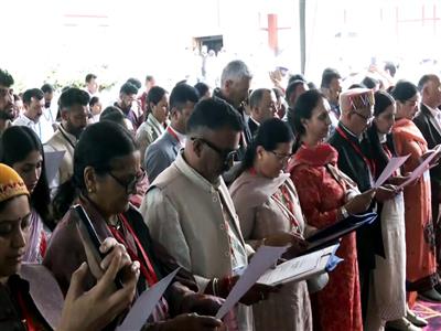 Himachal CM administers anti-chitta pledge to newly-elected panchayat representatives
