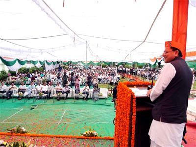 Uttarakhand CM Dhami administers oath to newly elected Uttarakhand Secretariat Association office bearers