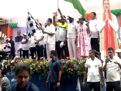 West Bengal CM flags off 'Daud Se Dhyan' marathon in Kolkata, calls for fitness through yoga