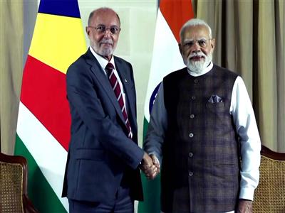 PM Modi meets Seychelles Opposition leader Bernard Georges