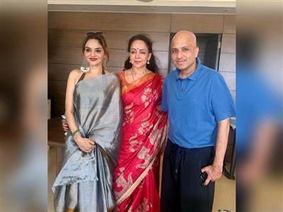 Madhoo shares ‘very special moments’ with Hema Malini