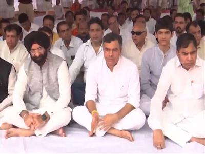 Delhi Minister Parvesh Verma, Manjinder Sirsa attend prayer meeting on former CM Sahib Singh Verma's death anniversary