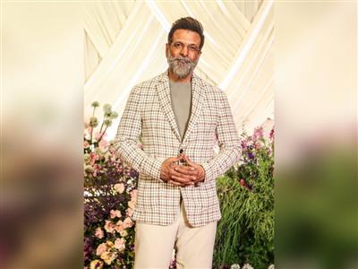 Jaaved Jaaferi recalls rumours of being Sanjay Dutt's dance double in 'Tamma Tamma' alongside Madhuri Dixit