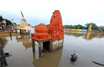 MP: Temples submerged as Shipra River water level rises amid heavy rain