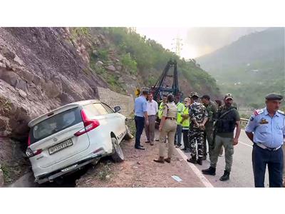 Union Minister Jitendra Singh monitors Amarnath pilgrims' road accident, assures all possible help