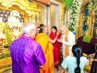 Rath Yatra: Amit Shah performs Mangala Aarti, offers prayers at Ahmedabad's Jagannath temple