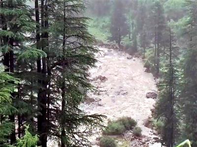 J-K: Heavy rain triggers mudslides, shooting stones on NH44; traffic suspended