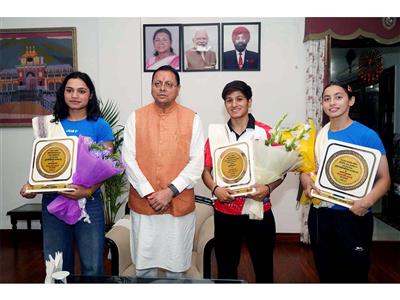 CM Pushkar Singh Dhami felicitates Nikita Chand, Kajal Farswan, Aarti Dhariyal for boxing medals