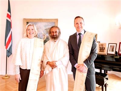 Sri Sri Ravi Shankar discusses 