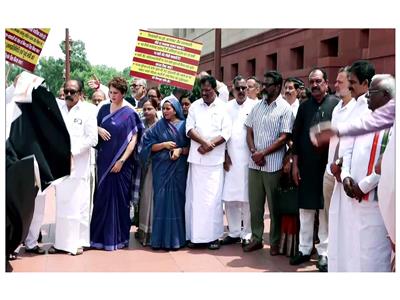 Opposition resumes Parliament protest, demands Amit Shah's reply on alleged police action against students