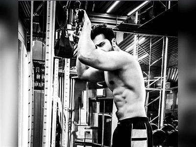 Varun Dhawan finds striking a pose between workouts 'fun'