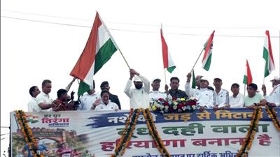 Haryana CM Nayab Singh Saini flags off Narnaul Half Marathon