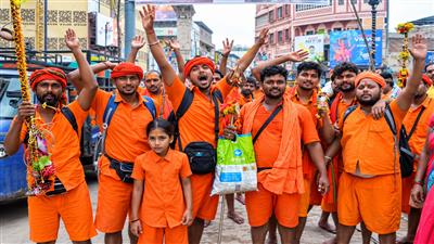Third Monday of Sawan: Lakhs of devotees throng Shiva temples across India