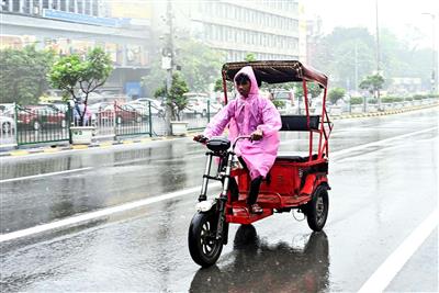 Delhi-NCR likely to receive heavy rain, thunderstorms on Monday