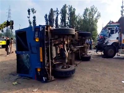 J-K: CRPF bunker vehicle overturns after collision with truck in Qazigund; personnel suffer minor injuries