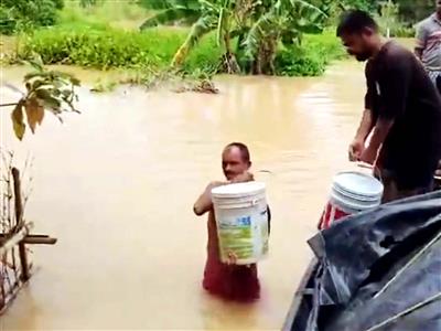 Kendrapara flood situation remains grim as thousands stranded, houses collapse amid heavy rain