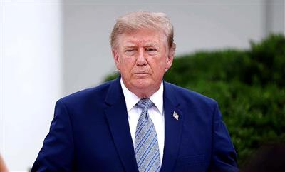 US threatens countries doing business with Iran, but holds off on penalties for now