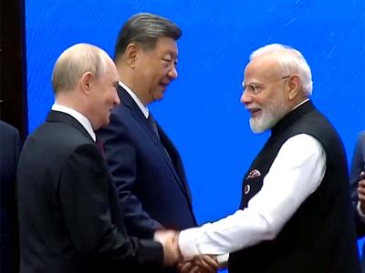 PM Modi, Chinese President Xi, Russian President Putin share handshake as world leaders gather for SCO summit