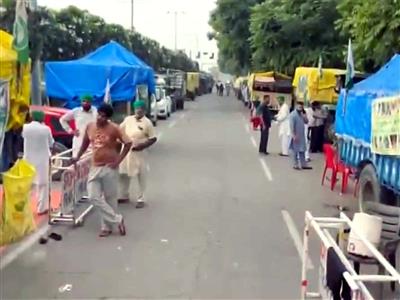 Farmers intensify agitation at Chandigarh border; demand special Assembly session on water rights, legal MSP for 22 crops