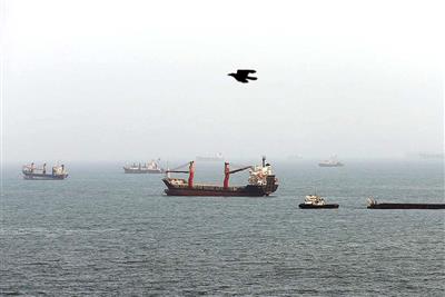Hormuz traffic slows after Iran threatens retaliation for US attacks