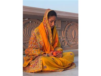 Yami Gautam seeks blessings at Ayodhya’s Ram Mandir ahead of ‘Nayyi Navelli’ release