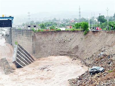 Karachi’s unchecked urbanisation fuels heat water, infrastructure crisis