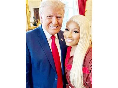 Nicki Minaj supports Donald Trump at Port Huron Rally in Michigan: 