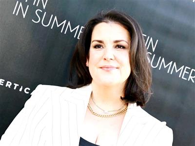 Melanie Lynskey bags role in ‘Mushroom Murders’